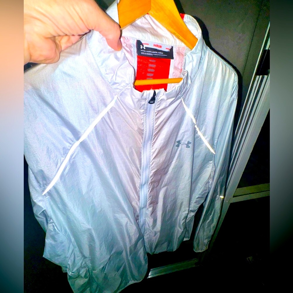 *** UnderArmour Running Jacket - Like New - (XL) ***
